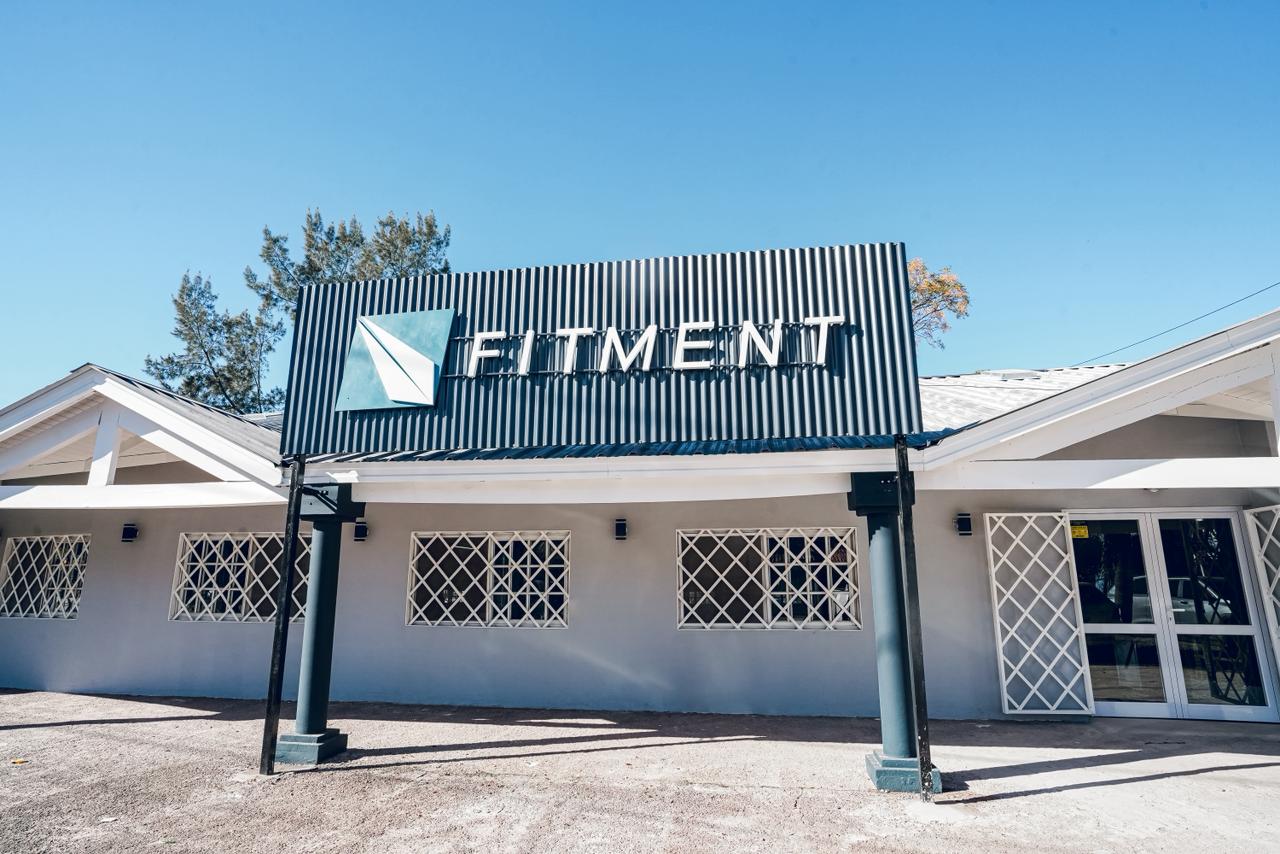 Frente del gimnasio